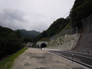 石榑峠にトンネルが開通