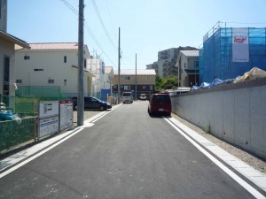 分譲土地区画にて新築工事始まっています。
