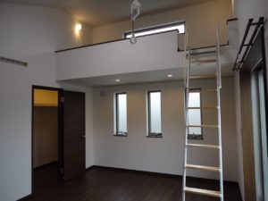 ロフト付き洋風住宅
